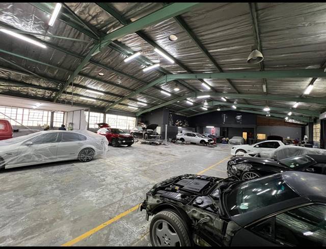 2,040M² WAREHOUSE FOR SALE IN STRIJDOMPARK